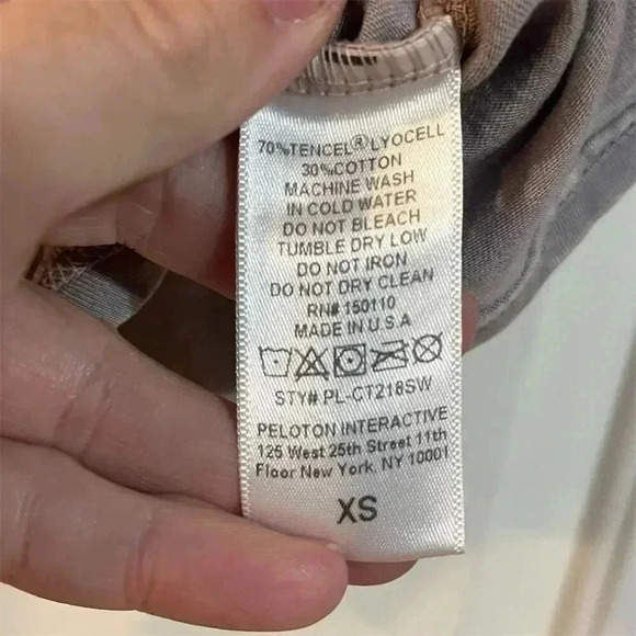 Peloton Women's XS Gray Sleeveless Flow Muscle Tank Casual Summer Top - Picture 4 of 6